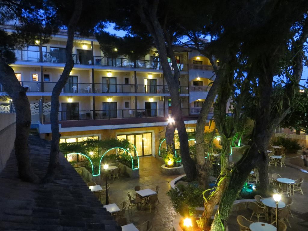 Hotel Baviera Cala Ratjada  Exteriör bild