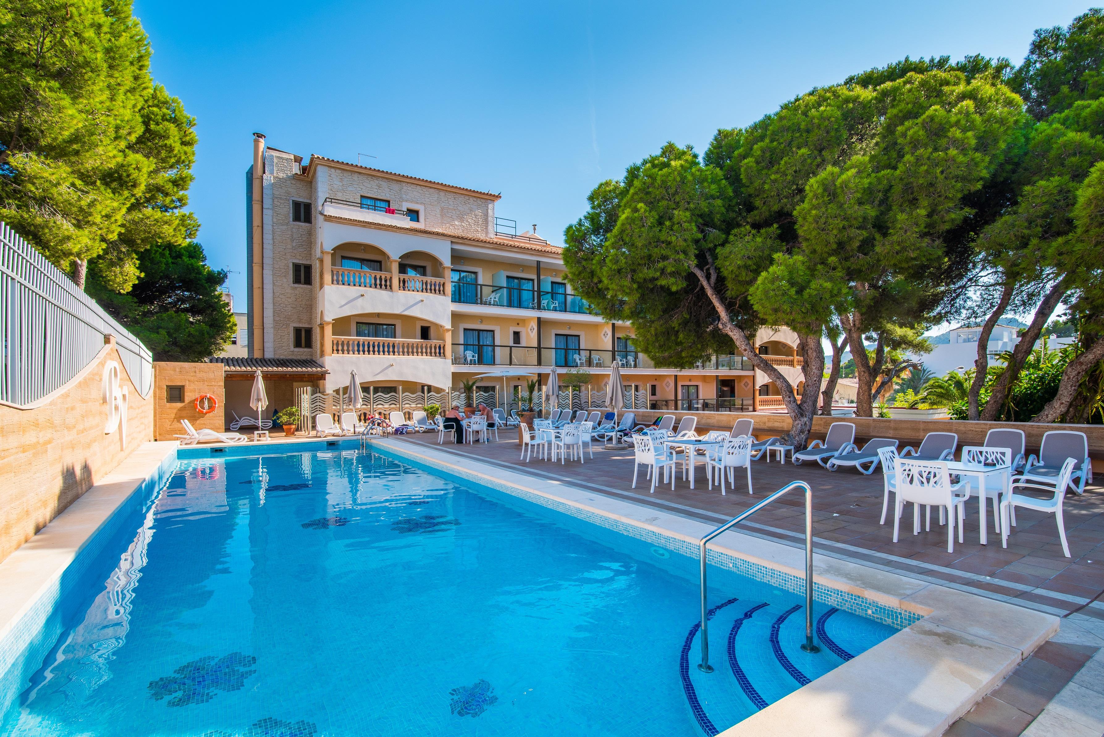 Hotel Baviera Cala Ratjada  Exteriör bild