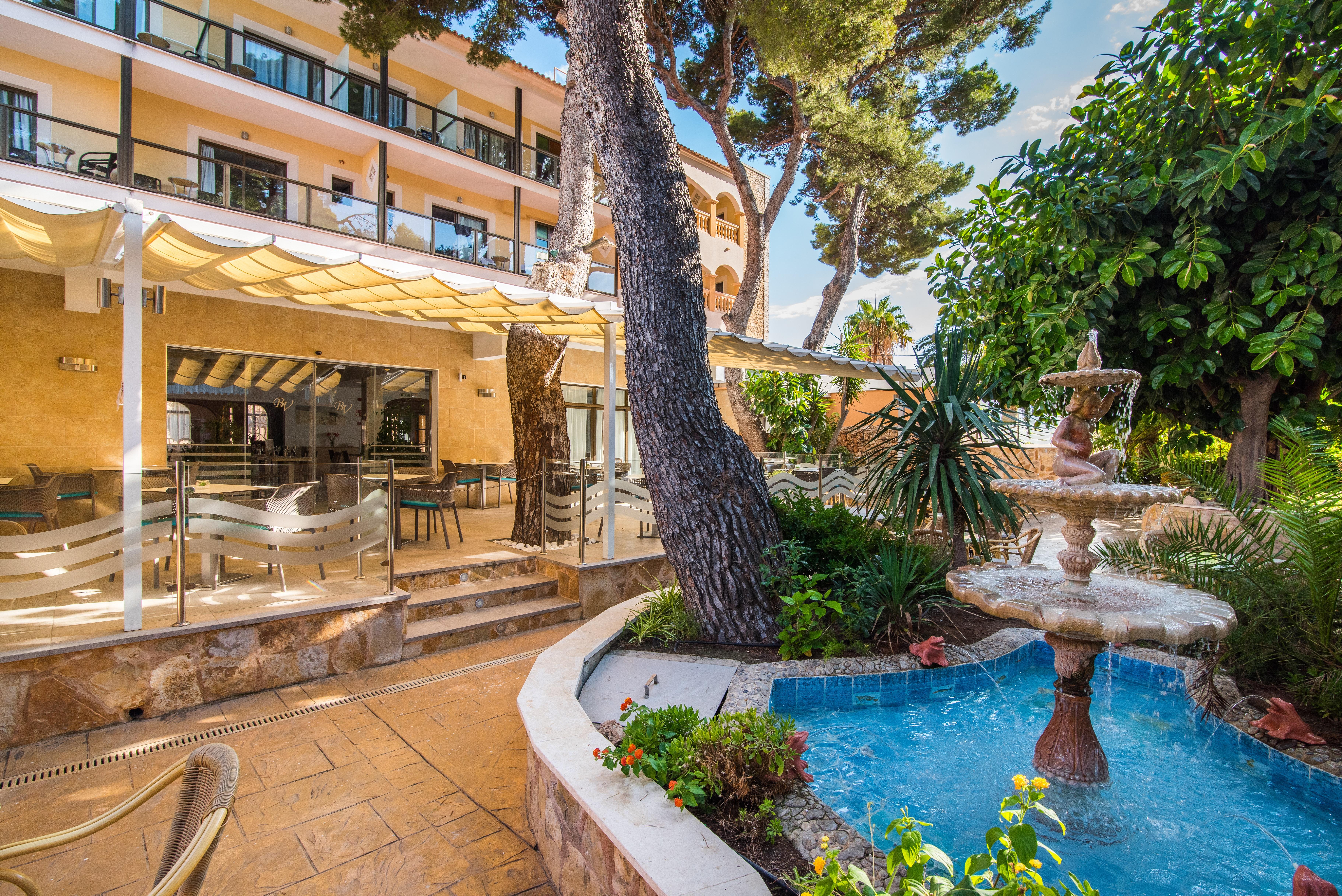 Hotel Baviera Cala Ratjada  Exteriör bild
