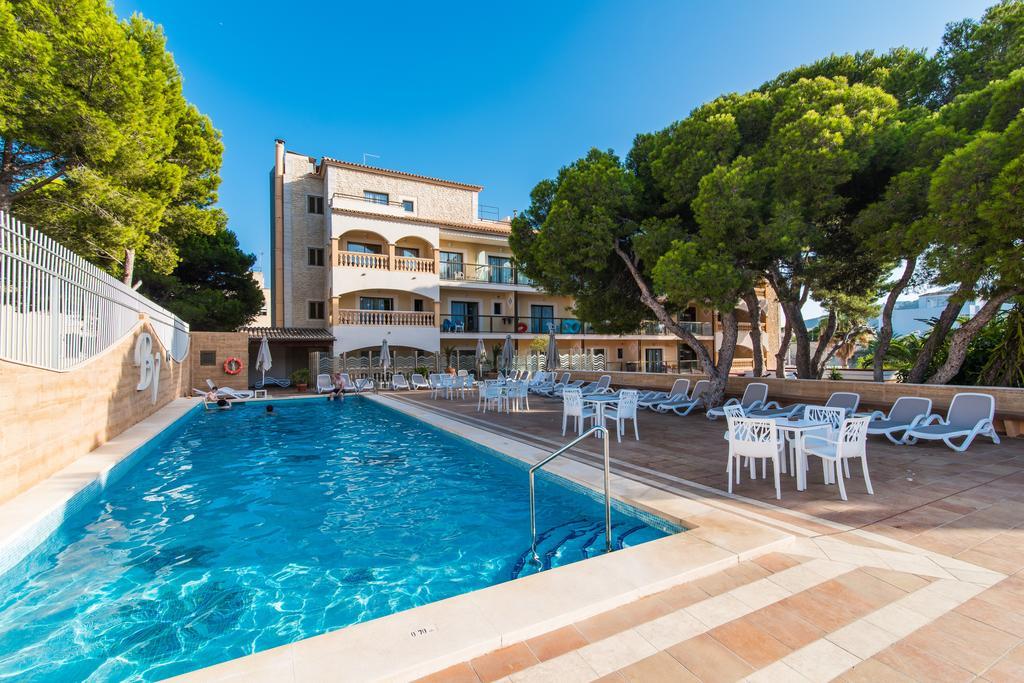 Hotel Baviera Cala Ratjada  Exteriör bild